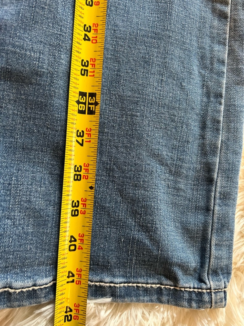 Wrangler Light Wash Boot Cut Jeans with Embroidered Back Pocket Size 11 - Picture 9 of 9